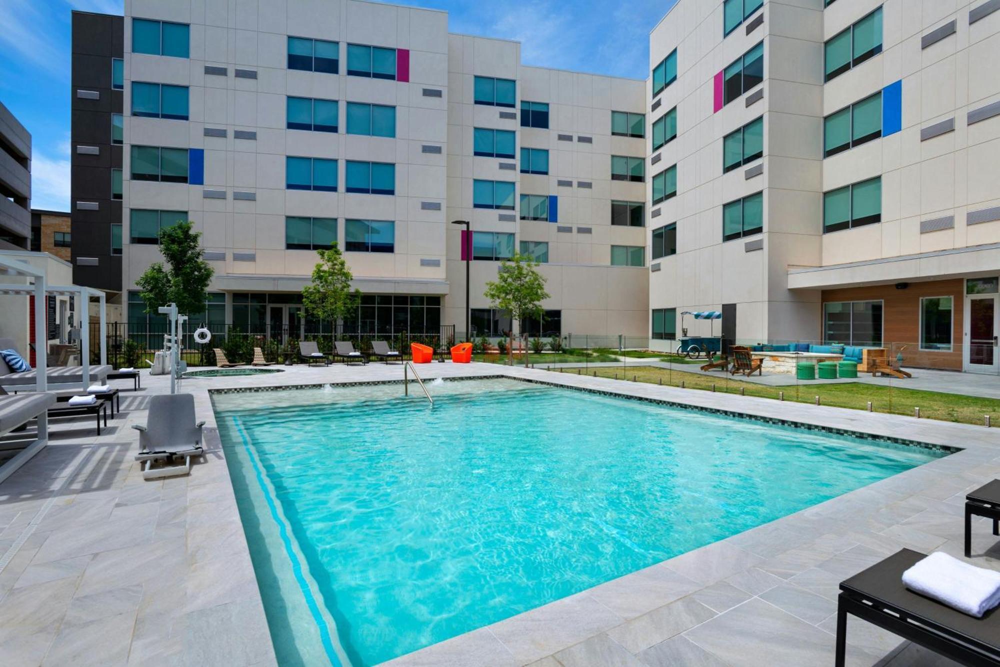 Hotel Aloft Austin Southwest Exterior foto